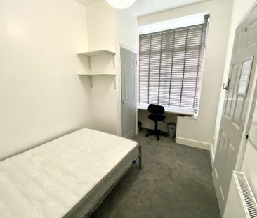 4 bedroom house share to rent - Photo 4