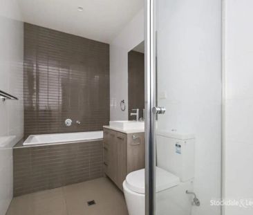 “LARGE FURNISHED 3 BEDROOM APARTMENT, GREAT VIEWS!” - Photo 5