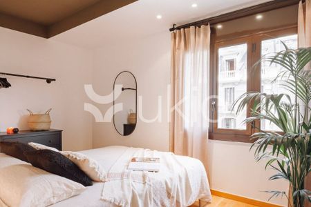 5 room luxury Apartment for rent in Barcelona, Spain - Photo 2