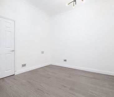 Studio Flat, Dalmarnock Road, G40 - Photo 1