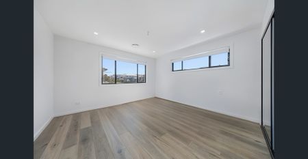 Spacious 5-Bedroom Family Home Available Now - Photo 4