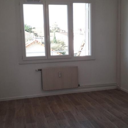 APPARTEMENT T2 A LOUER A ROANNE - Photo 4