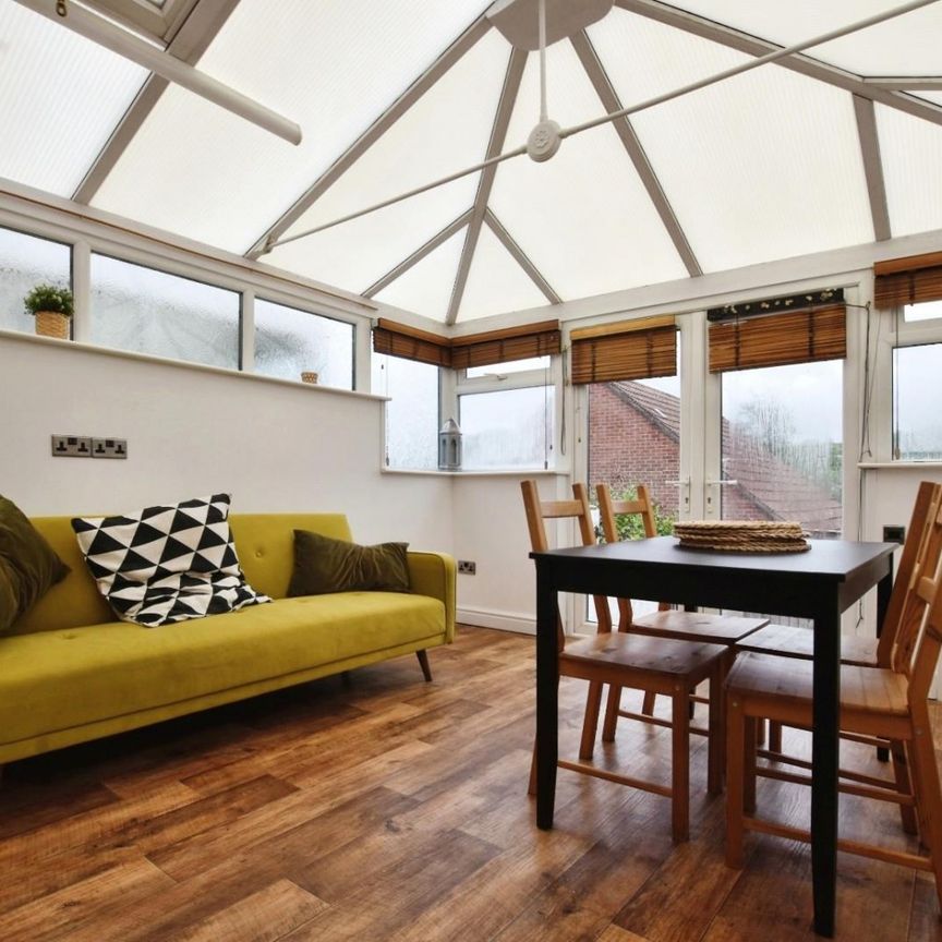 2 bedroom House To Let - Photo 1