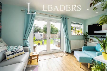 3 bedroom semi-detached house to rent - Photo 4