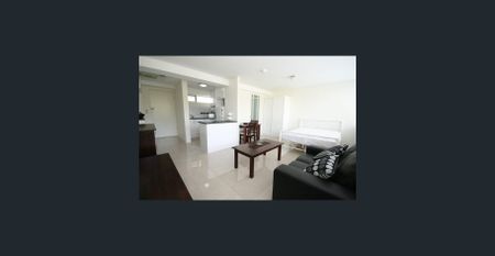 Updated Studio in Excellent Location - Fully Furnished - Photo 2