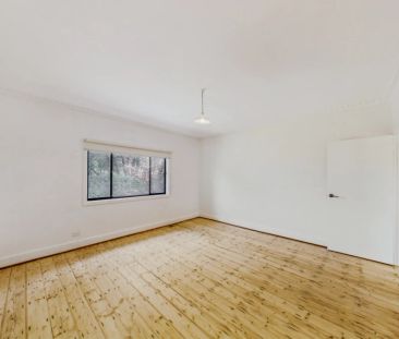 3 Bed, 1 Bath - Photo 3