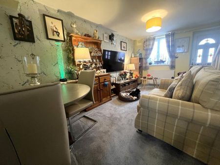 2 bedroom terraced house to rent - Photo 2