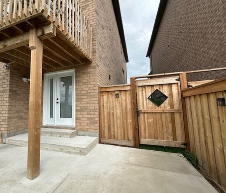 For Lease - 409 Seaview Heights, East Gwillimbury, Ontario - Photo 2