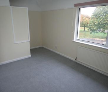 2 bedroom semi-detached house to rent - Photo 6