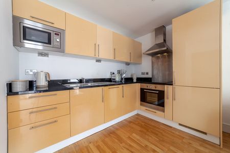 1 Bed Flat, Denison House, E14 - Photo 2