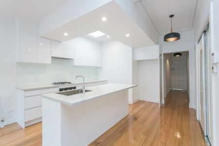 CHARMING PARK SIDE GEM - Photo 3