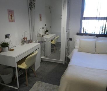 6 bedroom terraced house to rent - Photo 5