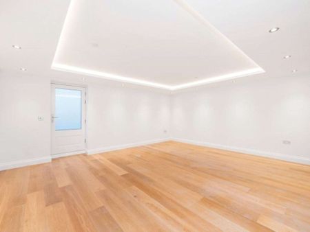 Five bedroom semi detached family home in excellent condition throughout, in a sought after central location. - Photo 4