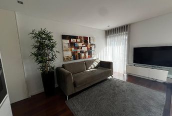 Apartamento T1 mobilado e equipado na zona do Cais da Fonte Nova (centro de Aveiro) .