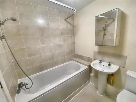 2 bedroom apartment to rent - Photo 4