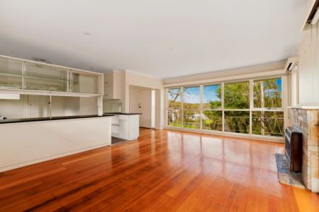 3 Bed, 1 Bath - Photo 2