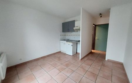Location Appartement P1 La rochelle - Photo 2