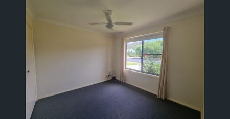 THREE BEDROOMS, BIG BACKYARD, GREAT LOCATION - Photo 3