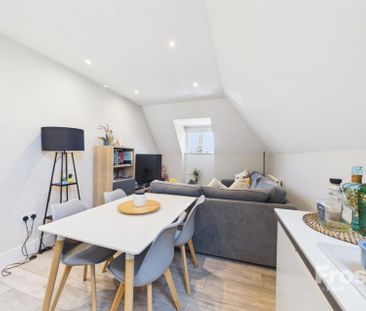 25a Summers Road, Burnham,SL1 - Photo 3