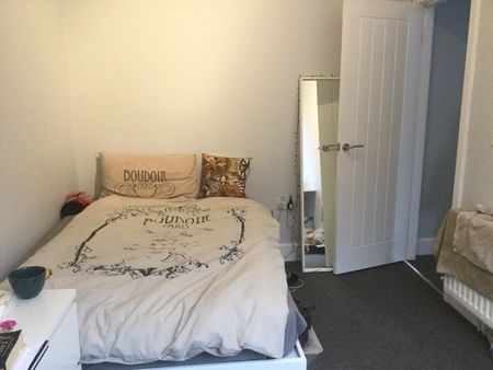 5 Bed - 10 Norwood Place, Hyde Park, Leeds - LS6 1DY - Student - Photo 2