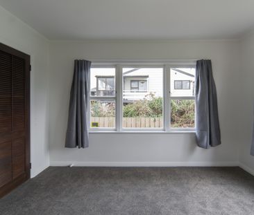 Three Bedroom Home - Photo 2