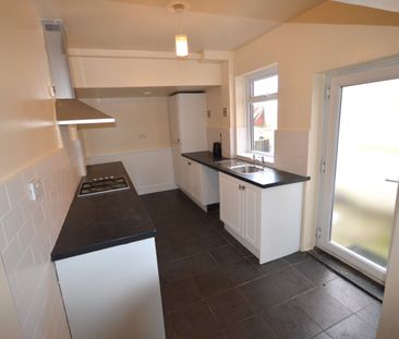 2 bedroom terraced house to rent - Photo 2