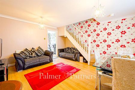 3 bedroom semi-detached house to rent - Photo 2