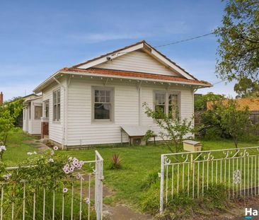 Premium Brunswick East Position with Space to Match! - Photo 3
