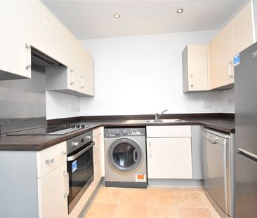 De Grey Road, Colchester, Essex, CO4 5TZ - Photo 2