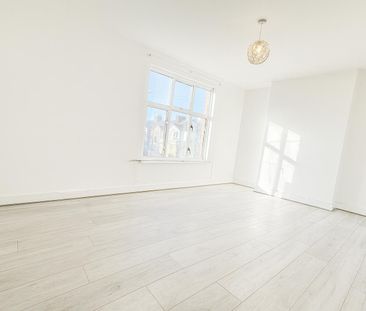 2 Bedroom Flat To Let - HP11 - Photo 3
