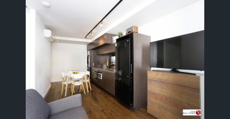 Prime Location! - Photo 4