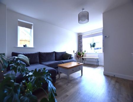 3 Bedroom Semi Detached To Let - Photo 2