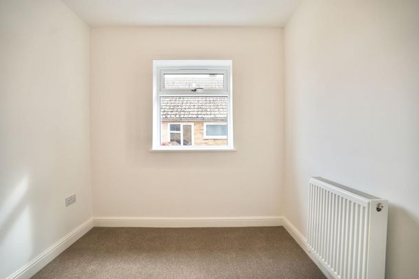 3 bedroom detached bungalow to rent - Photo 1
