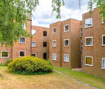 Kestrel Court, SG12 - Photo 2