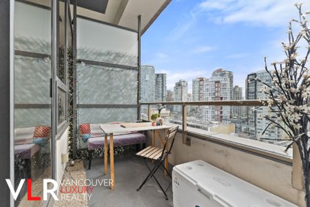 1010 Howe Street, Unit #906 - Photo 4