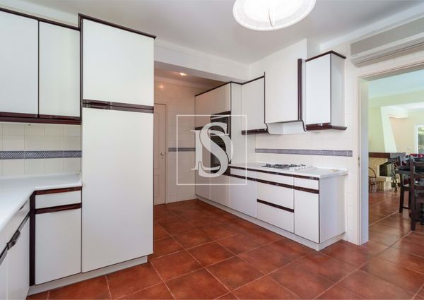 Moradia T8 em Setúbal