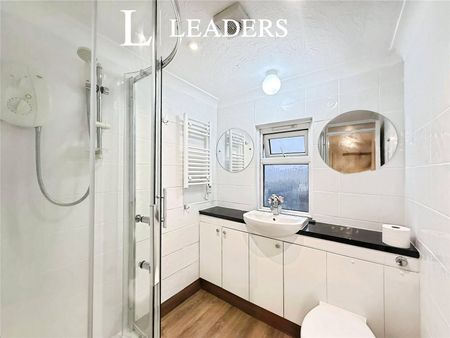 2 bedroom apartment to rent West Hill Place, Bournemouth, Dorset, BH2 - Photo 4