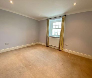 West Farm House, Ty Canol, Nottage, Porthcawl, CF36 - Photo 6