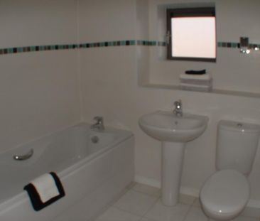 2 bedroom apartment to rent - Photo 3