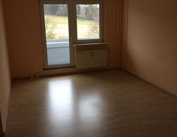 3-Raum-Wohnung mit Balkon und Einbauküche in Lößnitz - Foto 1
