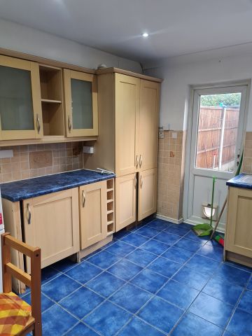 2 Bed Terraced House, Aldborough Road South, IG3 - Photo 5