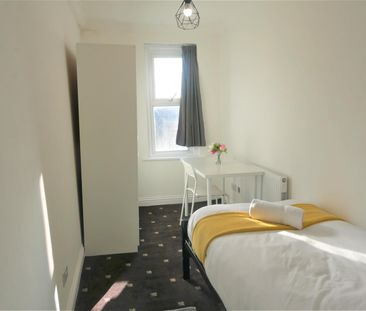 Christchurch Road, Bournemouth - Photo 4