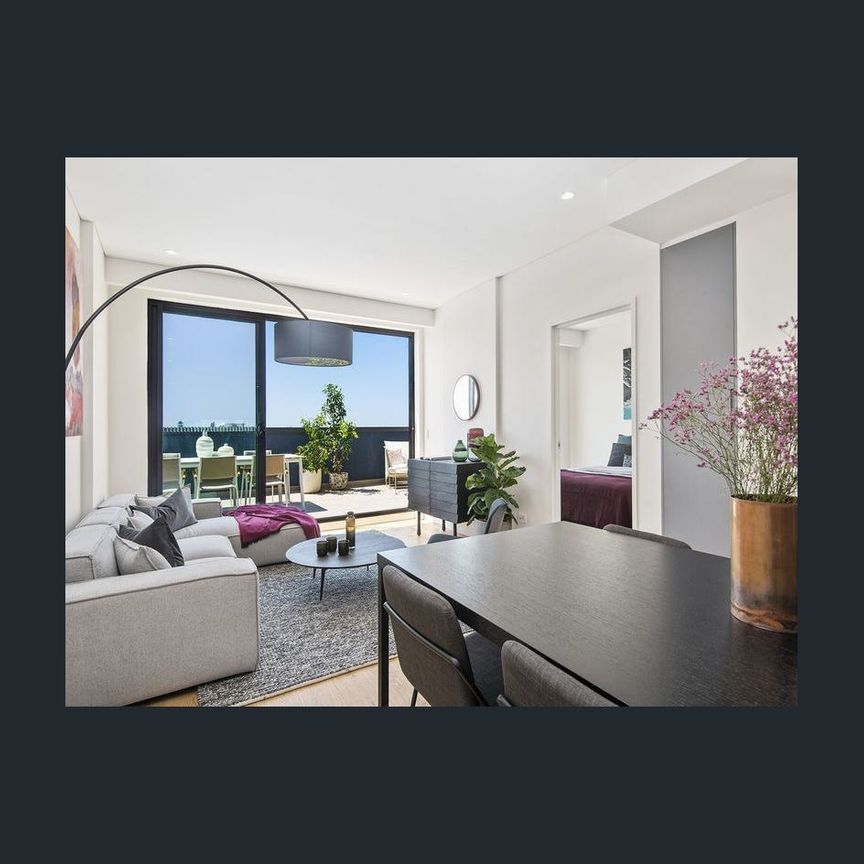 Designer, Sun-Kissed, Near New North Facing Two Bedroom Apartment With Panoramic District, City And Distant Views In A Prime Location - Photo 1