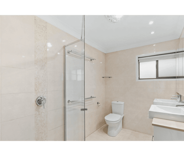 Beautiful High-Set Family Home in Quiet Cul-de-Sac - Photo 3