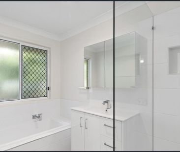 Spacious Family Home in Peaceful Birkdale Pocket - Photo 6