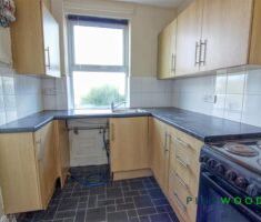 2 BEDROOM House - Terraced - Photo 4