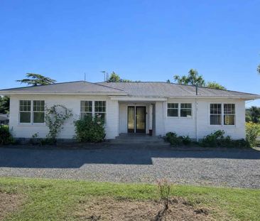 Stunning & Spacious Lansdowne Living - Photo 5