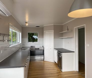 Spacious Harbour living - Photo 6