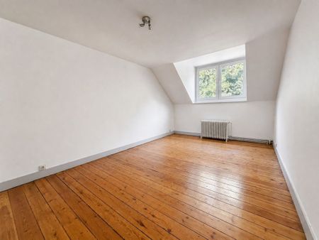 🏡 À LOUER – SPACIEUSE MAISON 5 CHAMBRES AVEC JARDIN 📍 À seulement 60 mètres de l’École européenne de Laeken - foto 3