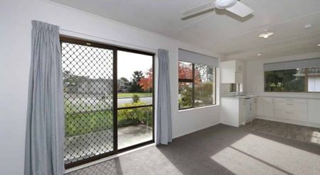 Sunny Two Bedroom Home in Flaxmere - Photo 2